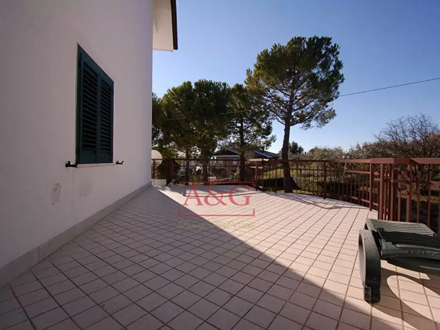 Immagine 37 di Villa in vendita  in CONTRADA BORE DI TENNA 1 a Fermo