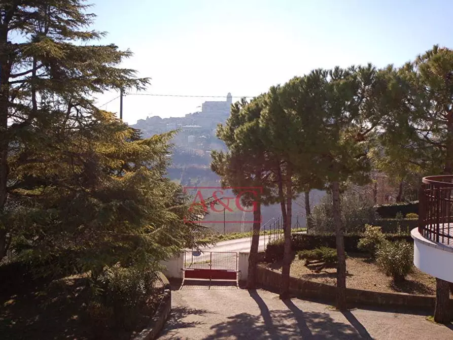 Immagine 40 di Villa in vendita  in CONTRADA BORE DI TENNA 1 a Fermo