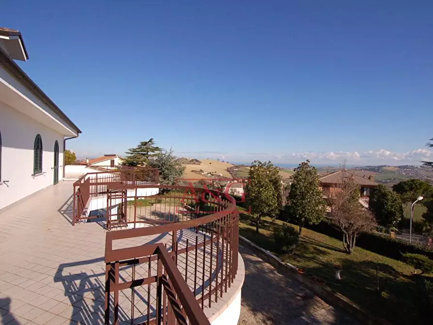 Immagine 38 di Villa in vendita  in CONTRADA BORE DI TENNA 1 a Fermo