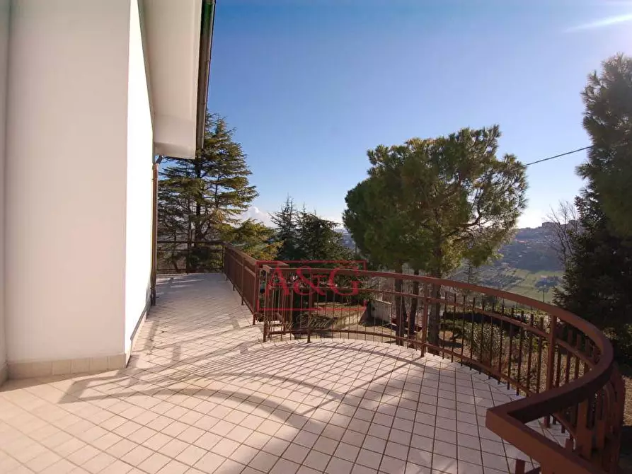 Immagine 39 di Villa in vendita  in CONTRADA BORE DI TENNA 1 a Fermo