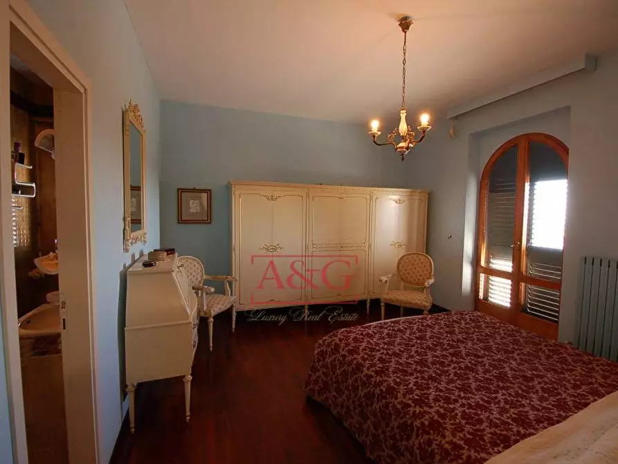 Immagine 30 di Villa in vendita  in CONTRADA BORE DI TENNA 1 a Fermo