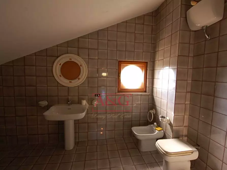 Immagine 33 di Villa in vendita  in CONTRADA BORE DI TENNA 1 a Fermo