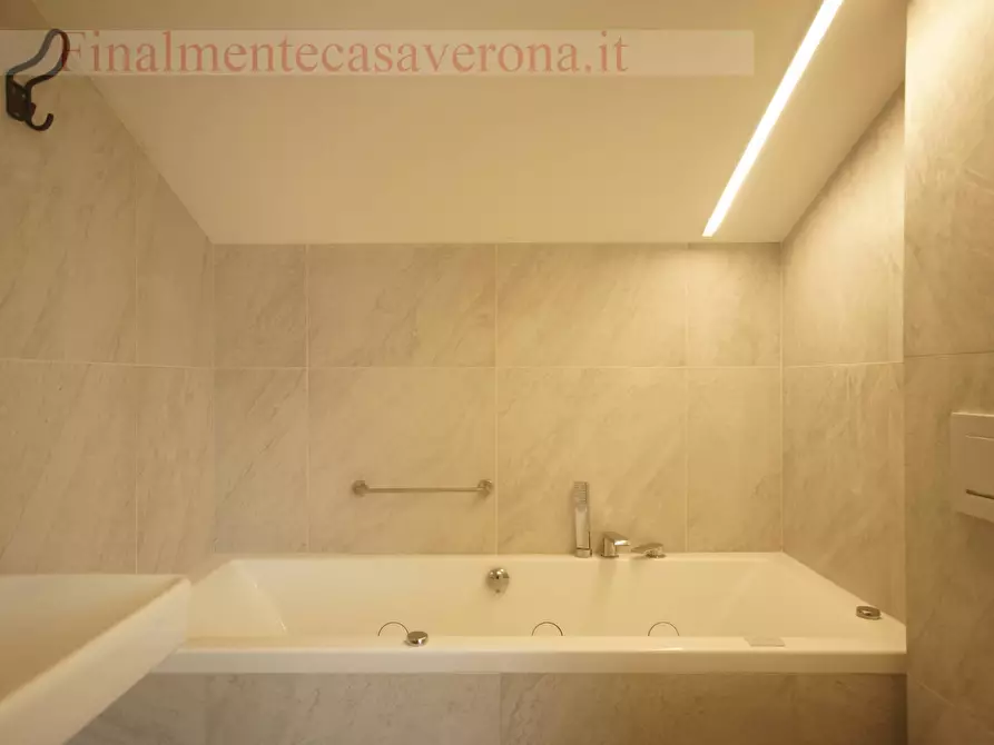 Immagine 42 di Appartamento in affitto  in Via Secolo 5 a Peschiera Del Garda