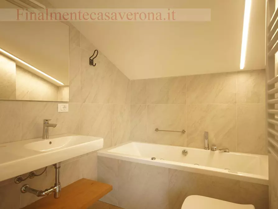 Immagine 40 di Appartamento in affitto  in Via Secolo 5 a Peschiera Del Garda