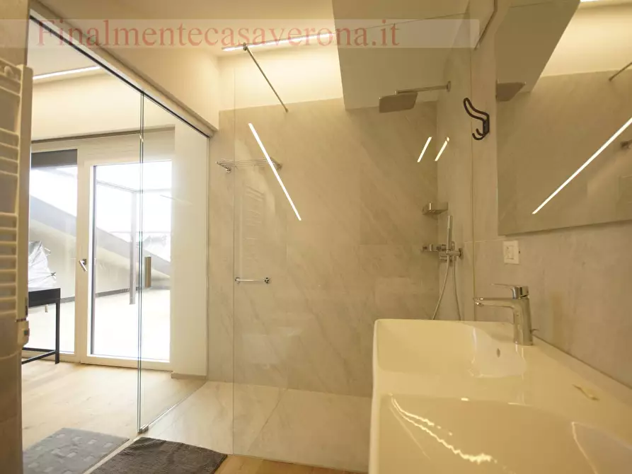 Immagine 39 di Appartamento in affitto  in Via Secolo 5 a Peschiera Del Garda