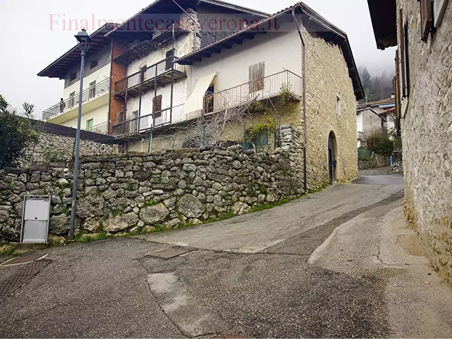 Immagine 15 di Rustico / casale in vendita  in Via Diaz 1 a Isera