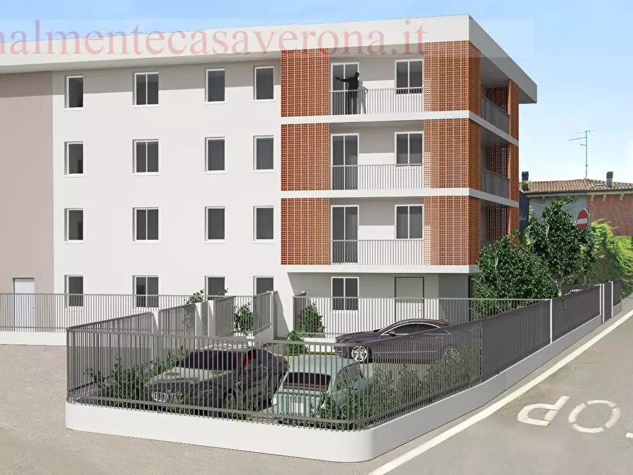 Immagine 2 di Locale commerciale in vendita  in via Roveggia 78 a Verona