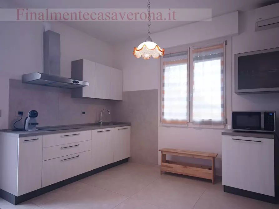 Immagine 2 di Appartamento in affitto  in Via Montini a Castelnuovo Del Garda