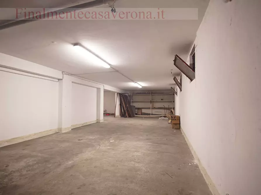Immagine 8 di Magazzino in vendita  in via filippo a Verona