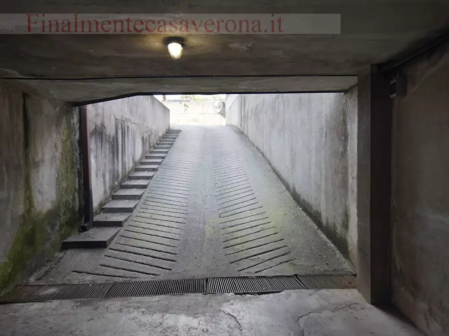 Immagine 12 di Magazzino in vendita  in via filippo a Verona