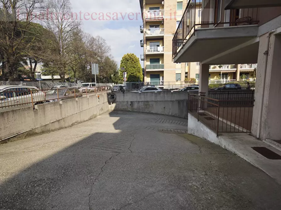 Immagine 16 di Magazzino in vendita  in via filippo a Verona