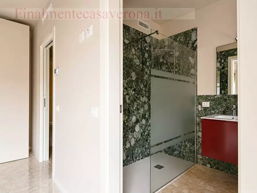 Immagine 11 di Appartamento in vendita  in Vicolo Casara 15 a Lazise