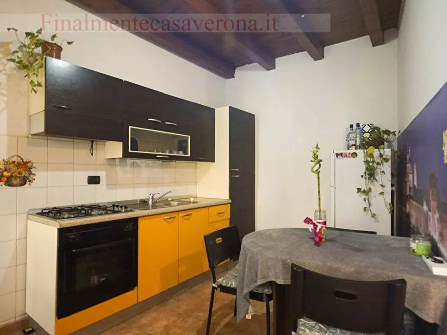 Immagine 1 di Appartamento in vendita  in Via Cavalchina 18 a Verona