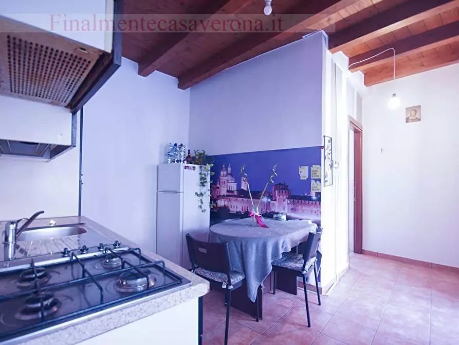 Immagine 8 di Appartamento in vendita  in Via Cavalchina 18 a Verona