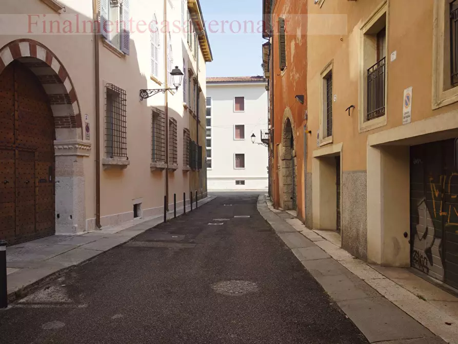 Immagine 24 di Appartamento in affitto  in Via Santa Felicita 19 a Verona