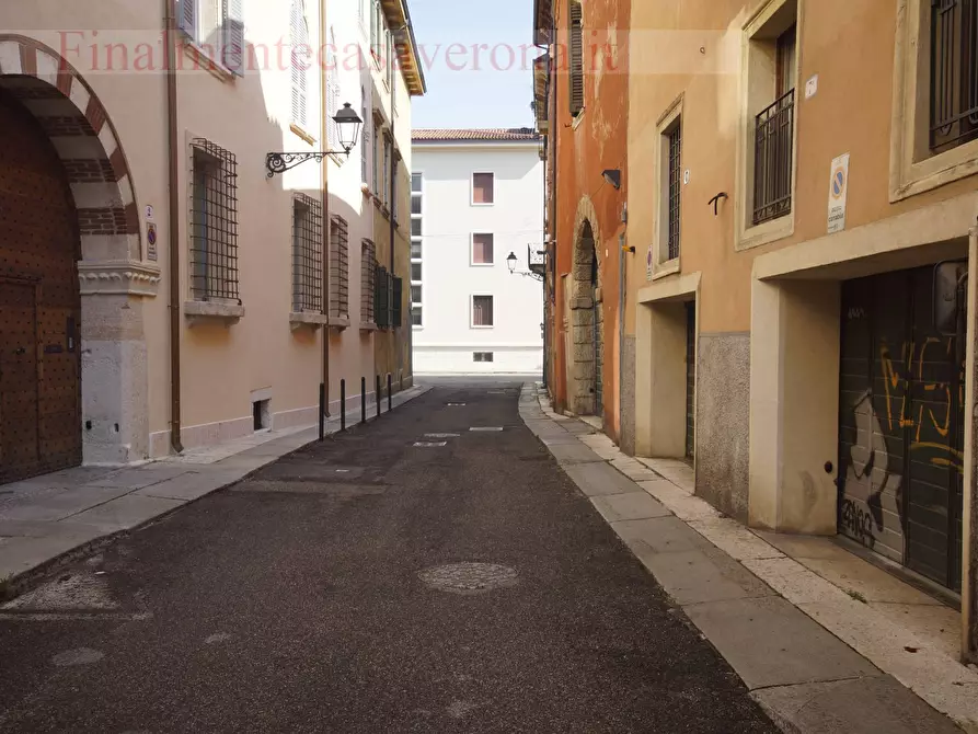 Immagine 25 di Appartamento in affitto  in Via Santa Felicita 19 a Verona
