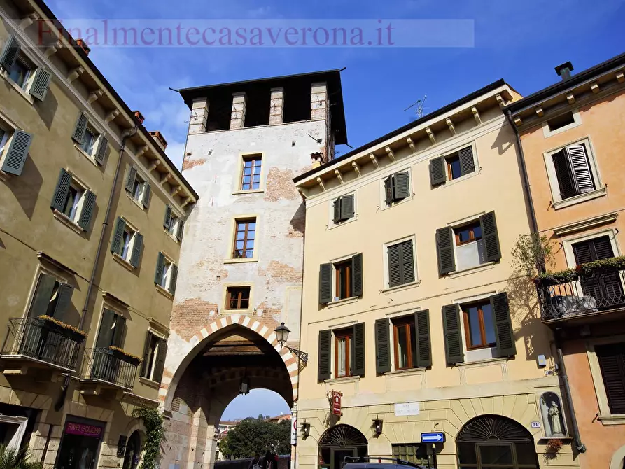 Immagine 14 di Appartamento in affitto  in Via Ponte Pietra 2 a Verona