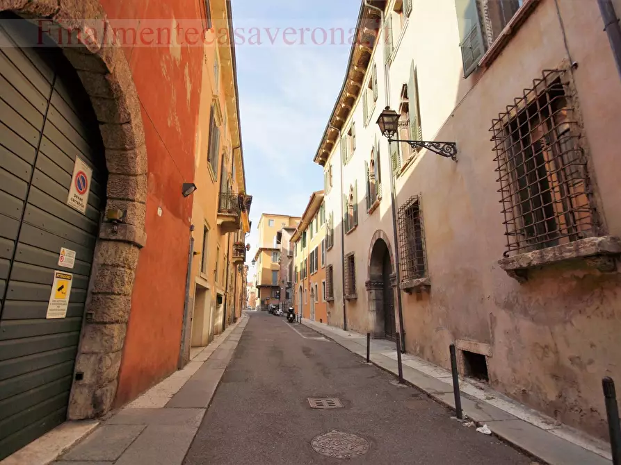 Immagine 15 di Appartamento in affitto  in Via Ponte Pietra 2 a Verona