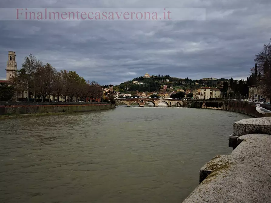 Immagine 19 di Appartamento in affitto  in Via Ponte Pietra 2 a Verona