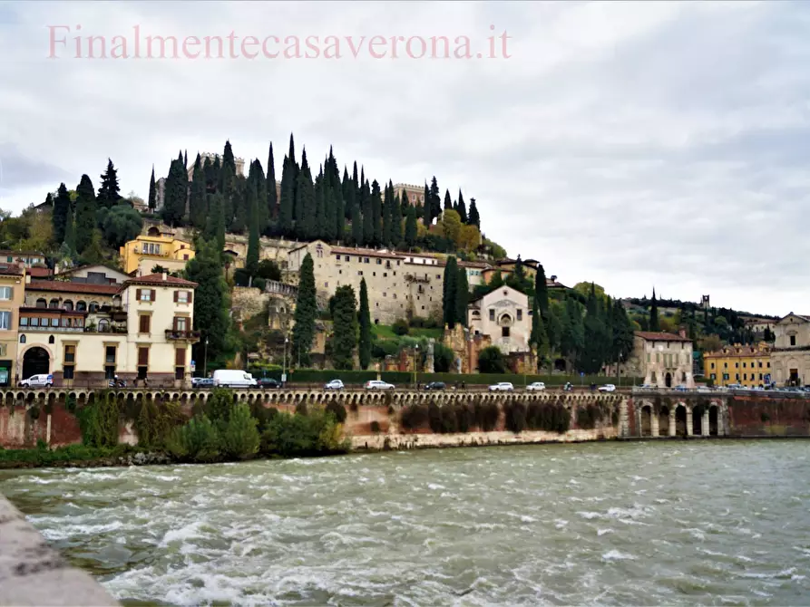 Immagine 22 di Appartamento in affitto  in Via Ponte Pietra 2 a Verona