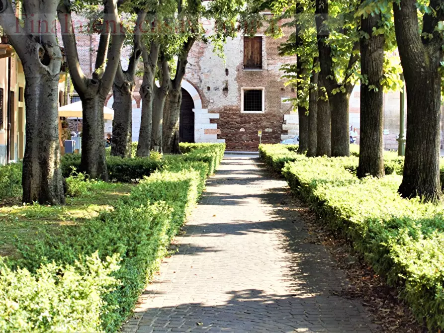Immagine 24 di Appartamento in affitto  in Piazza San Zeno a Verona