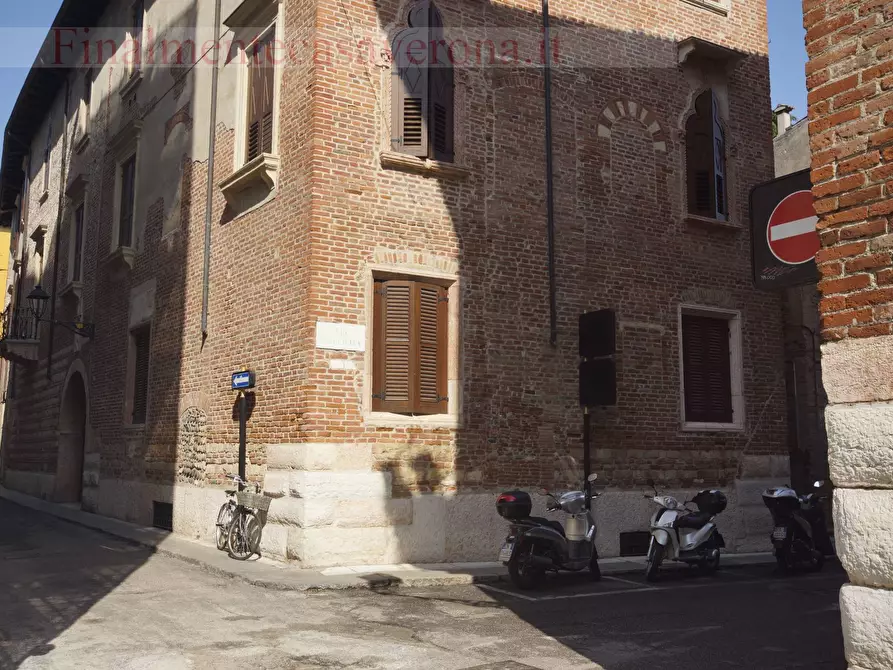 Immagine 27 di Appartamento in affitto  in Via Santa Felicita 19 a Verona