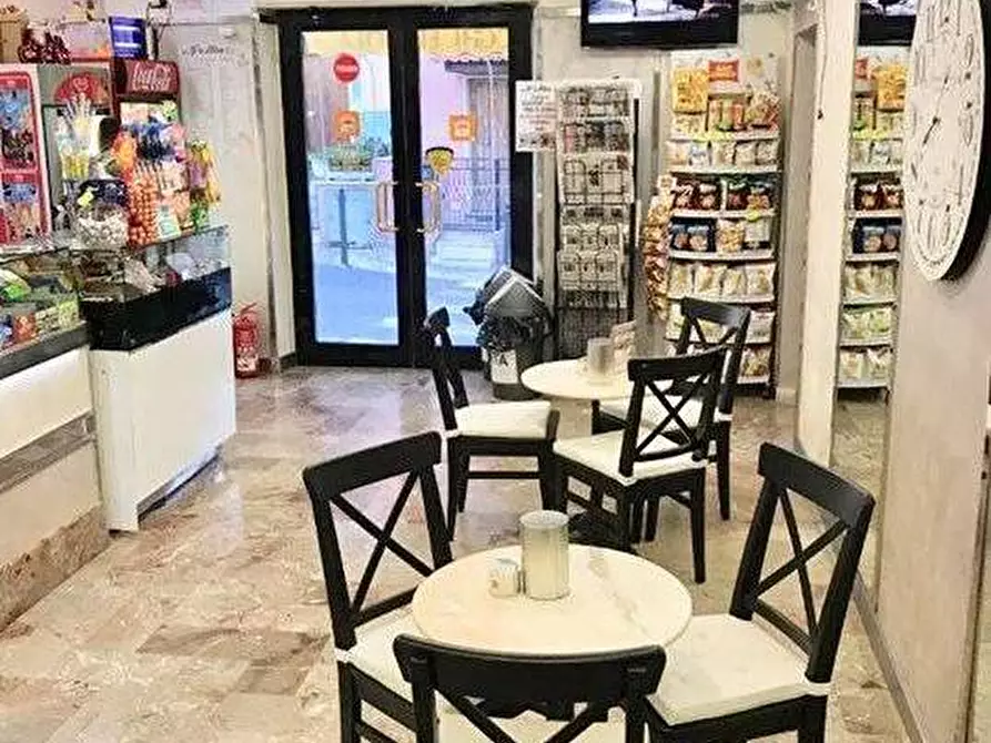 Immagine 6 di Attività commerciale in affitto  in via piave 1 a Fara In Sabina