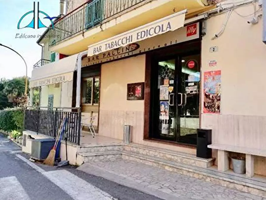 Immagine 1 di Attività commerciale in affitto  in via piave 1 a Fara In Sabina