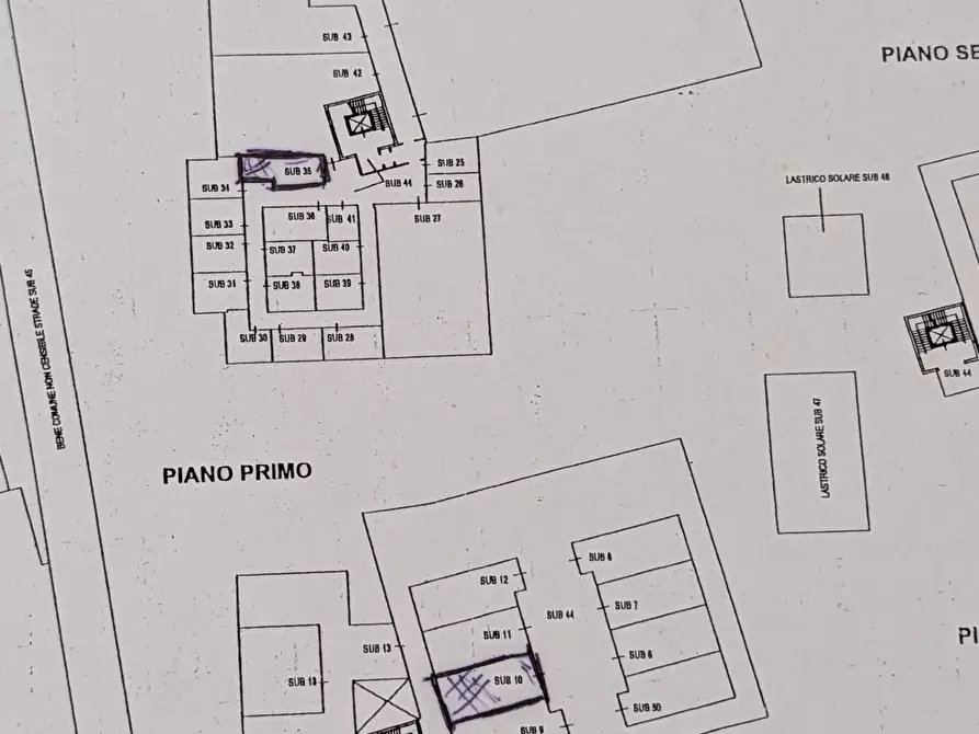 Immagine 4 di Locale commerciale in vendita  in Via Giovanni Falcone 21 a Fara In Sabina