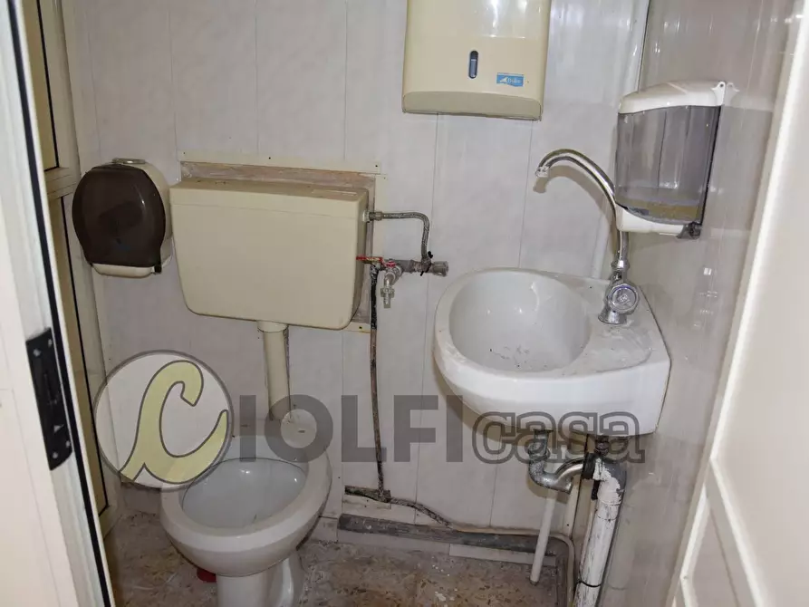 Immagine 3 di Locale commerciale in affitto  13 a Cassino