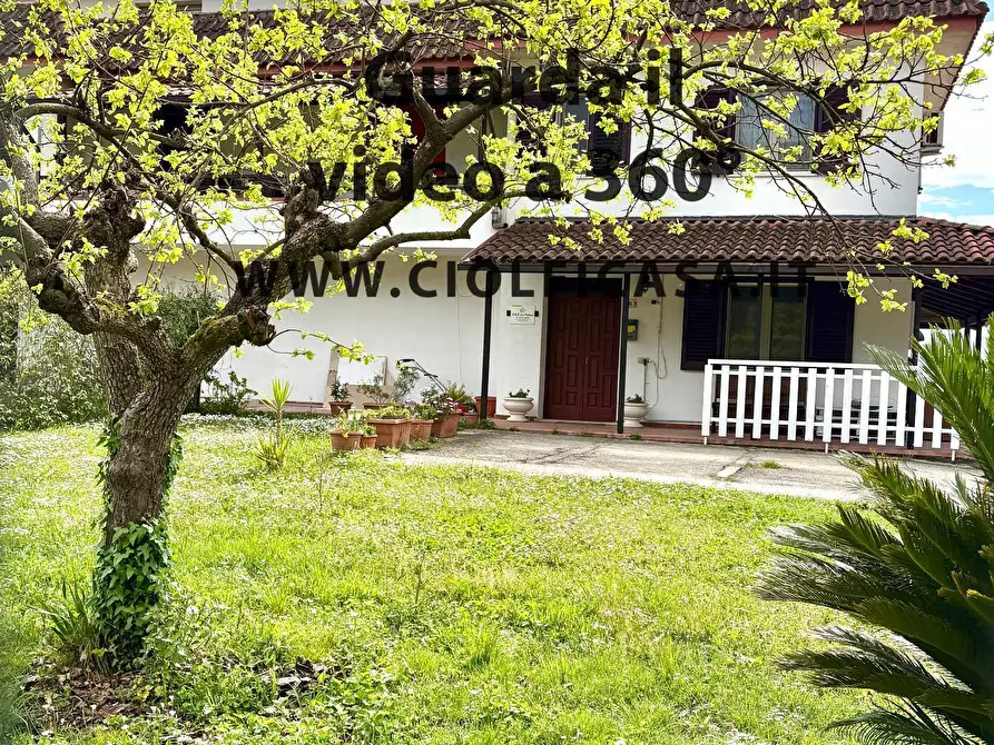 Immagine 2 di Villa in vendita  a Cassino