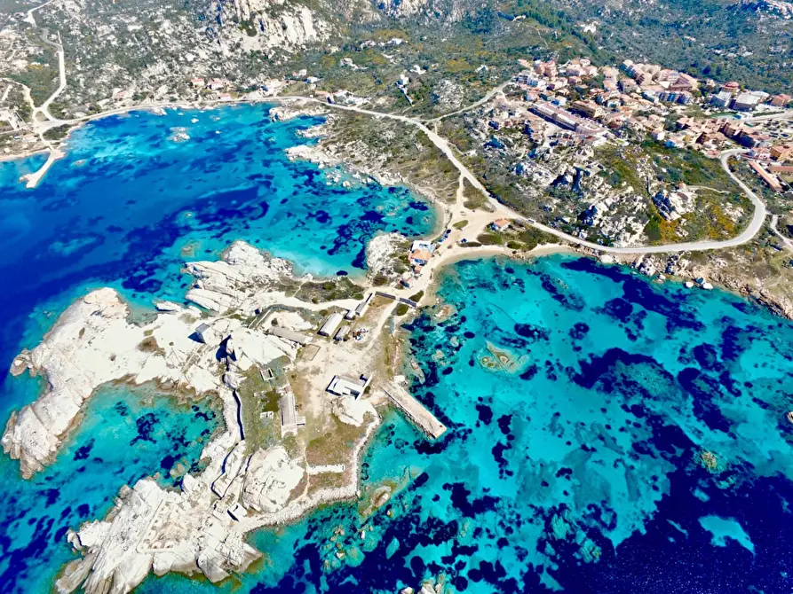 Immagine 1 di Villetta a schiera in vendita  in Punta Tegge snc a La Maddalena