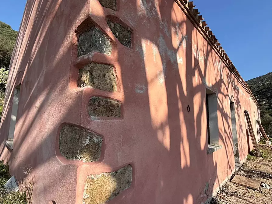 Immagine 11 di Rustico / casale in vendita  a Viddalba