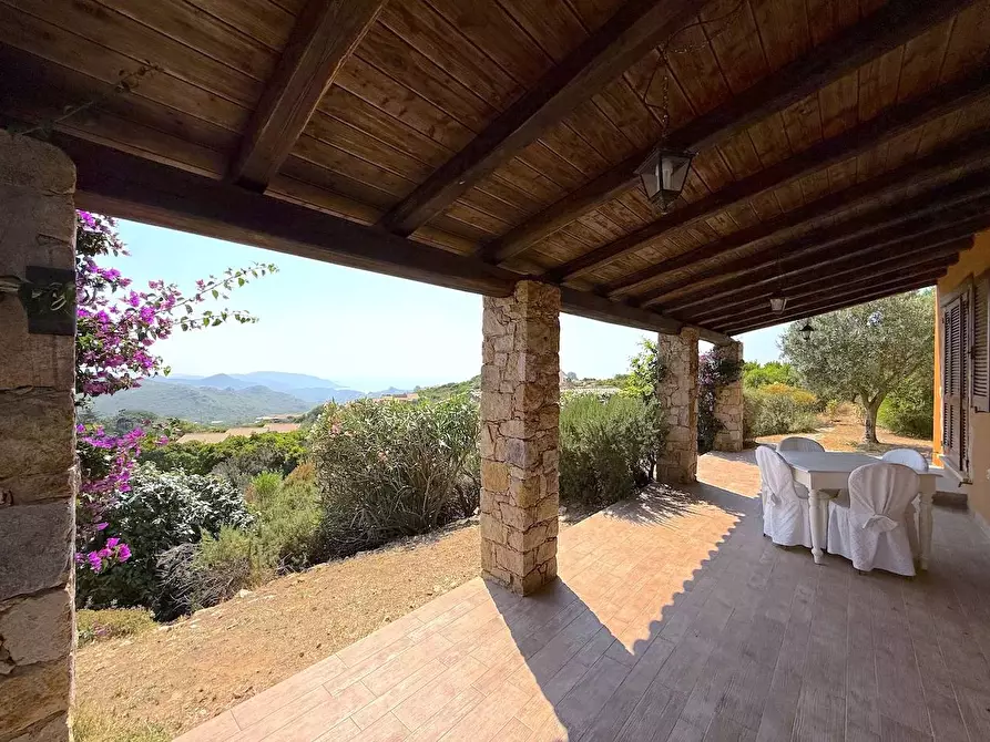 Immagine 5 di Villa in vendita  a Trinità D'agultu E Vignola