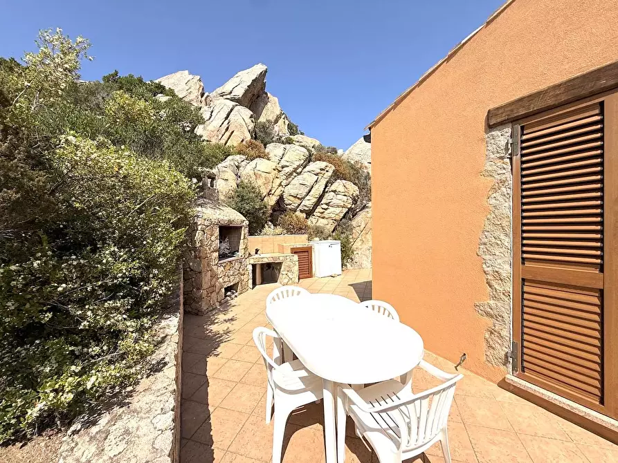 Immagine 9 di Villa in vendita  a Trinità D'agultu E Vignola