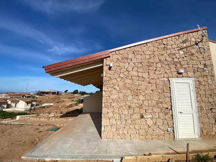 Immagine 2 di Casa semindipendente in vendita  in Isola Rossa a Trinità D'agultu E Vignola