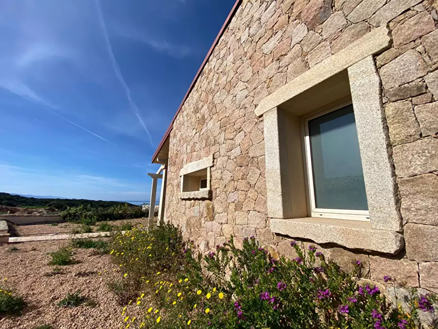 Immagine 9 di Casa semindipendente in vendita  in Isola Rossa a Trinità D'agultu E Vignola