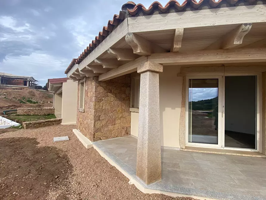 Immagine 13 di Villa in vendita  a Trinità D'agultu E Vignola