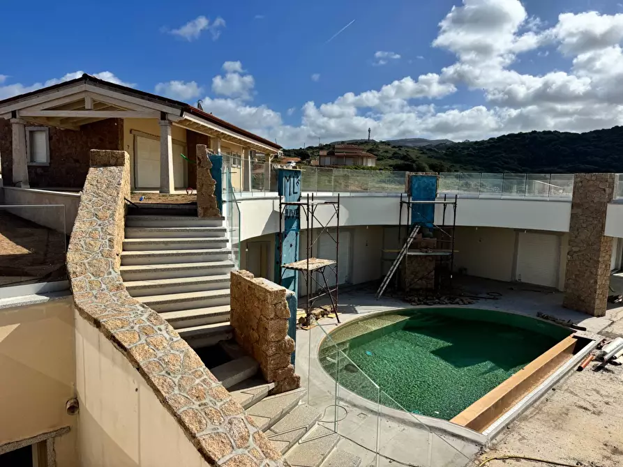 Immagine 8 di Villa in vendita  a Trinità D'agultu E Vignola