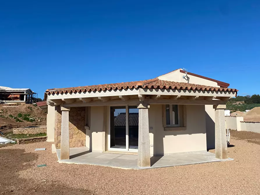 Immagine 9 di Villetta a schiera in vendita  a Trinità D'agultu E Vignola