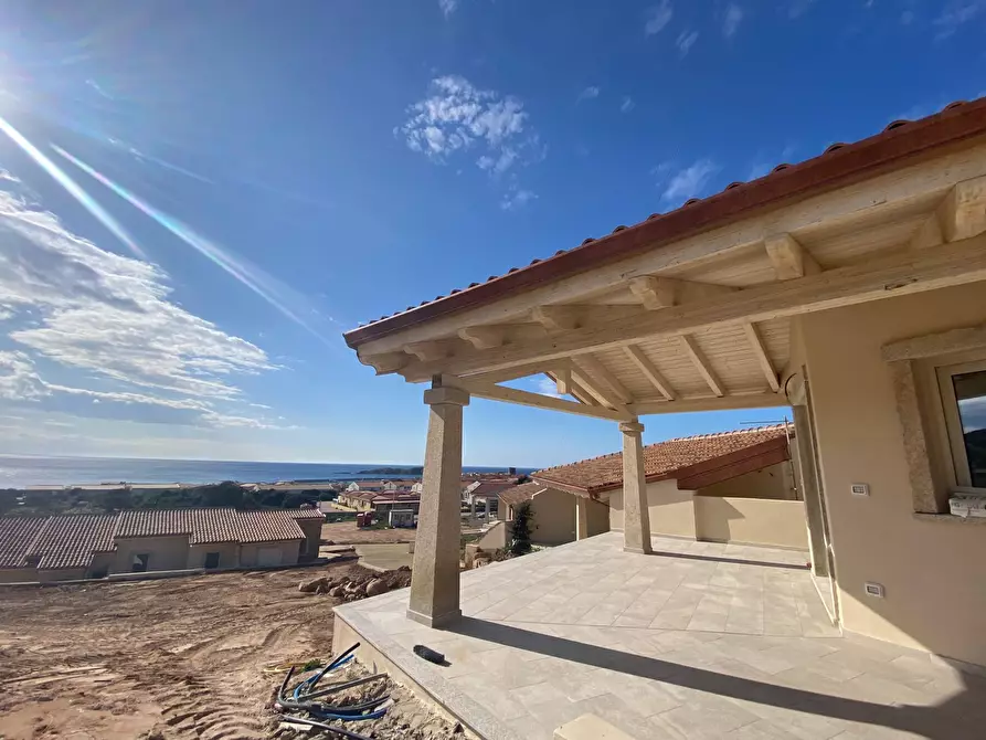 Immagine 1 di Villetta a schiera in vendita  a Trinità D'agultu E Vignola