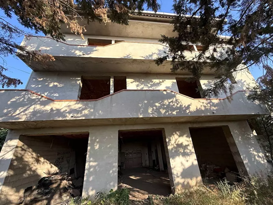 Immagine 3 di Palazzo in vendita  in Via Mare sn a Badesi