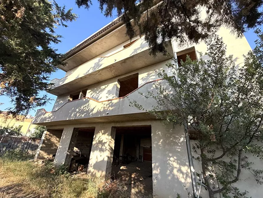 Immagine 4 di Palazzo in vendita  in Via Mare sn a Badesi