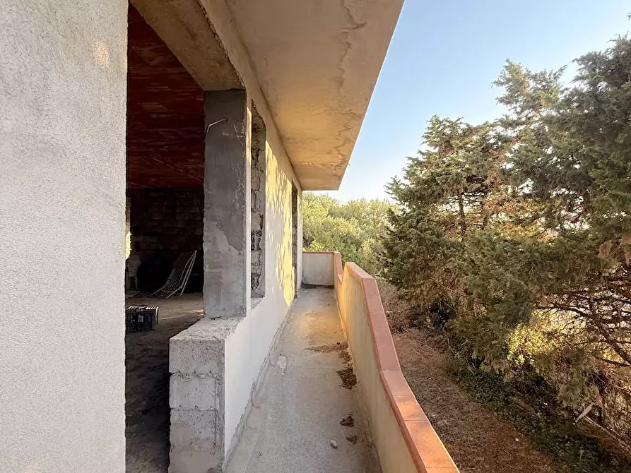 Immagine 8 di Palazzo in vendita  in Via Mare sn a Badesi