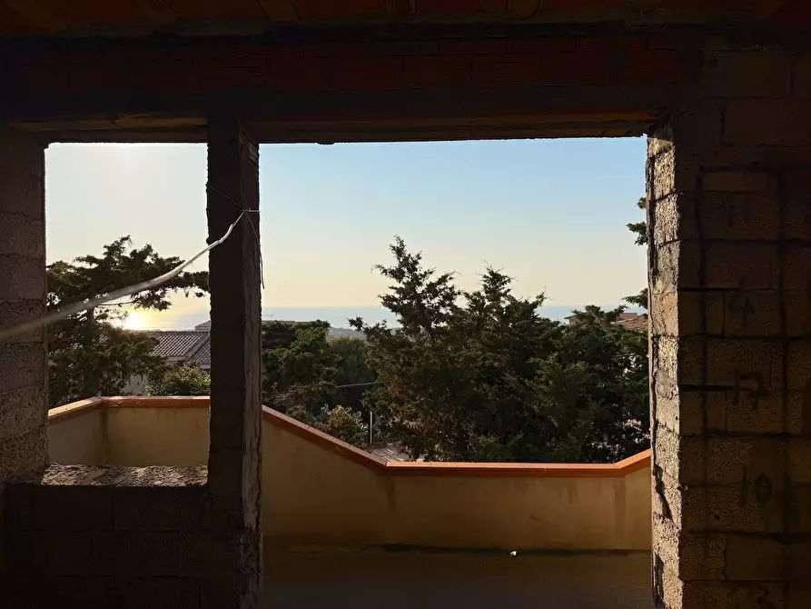 Immagine 15 di Palazzo in vendita  in Via Mare sn a Badesi