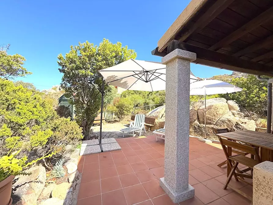 Immagine 1 di Villetta a schiera in vendita  a Trinità D'agultu E Vignola