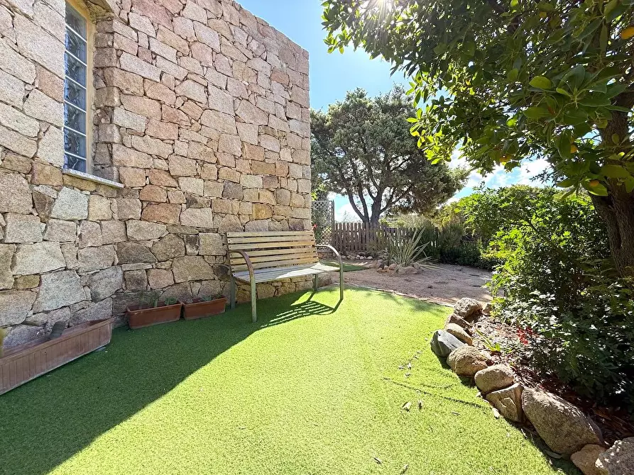 Immagine 4 di Villetta a schiera in vendita  a Trinità D'agultu E Vignola