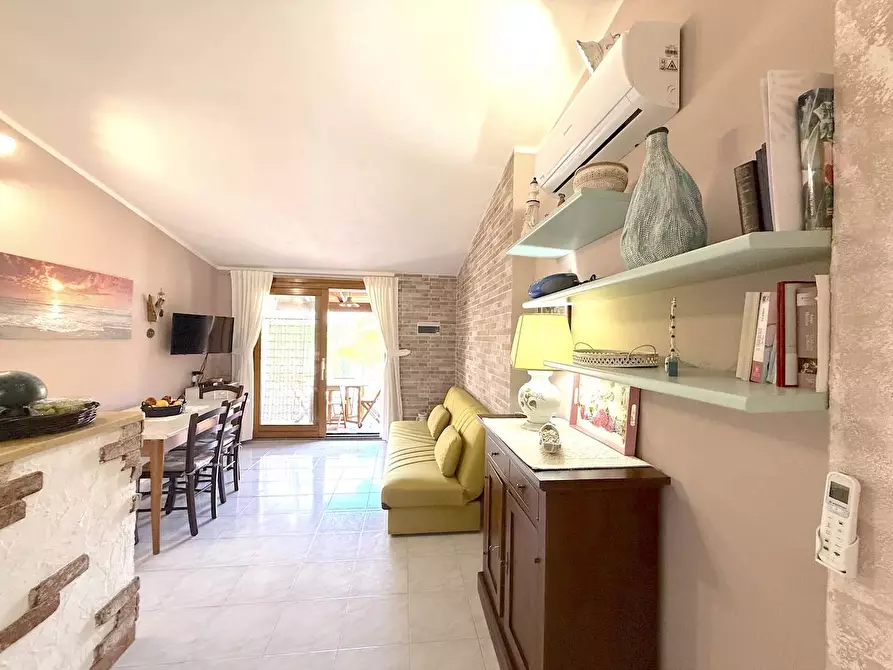 Immagine 38 di Villetta a schiera in vendita  a Trinità D'agultu E Vignola