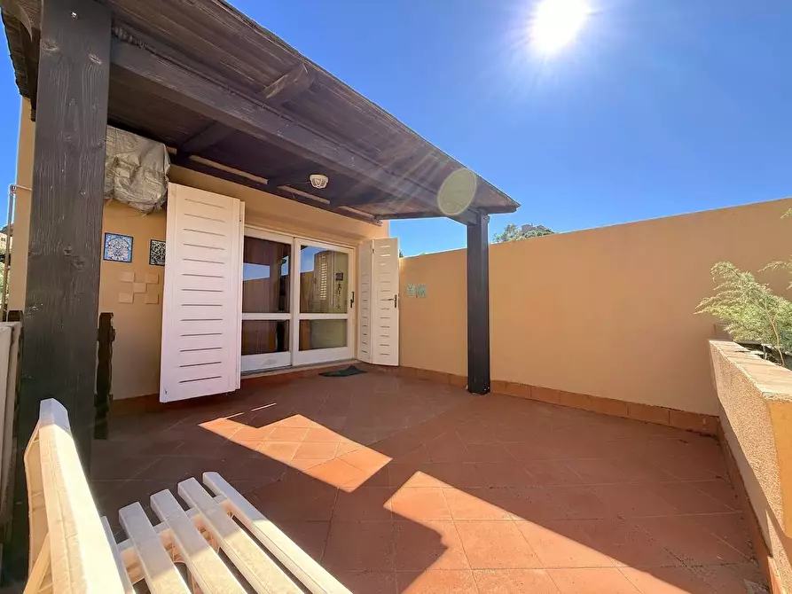 Immagine 1 di Appartamento in vendita  a Trinità D'agultu E Vignola