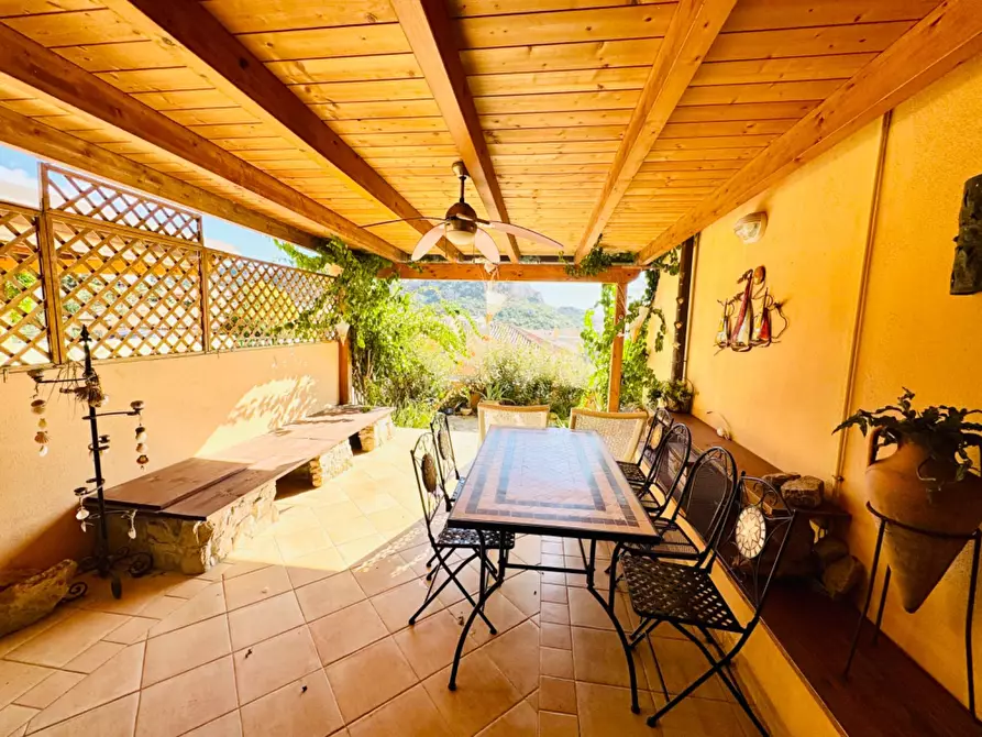 Immagine 1 di Appartamento in vendita  in Via Don Vico a La Maddalena